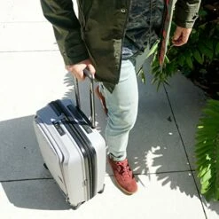 SwissGear 8836 Durable Expandable Spinner Luggage, Black, Carry-On 20-Inch -LUGGAGE FACTORY Sales 51sYe6k7g3L